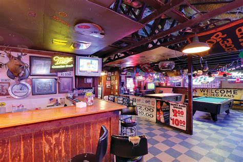 Where Have All the Dive Bars Gone? | Houstonia