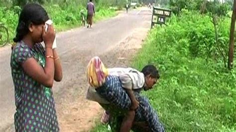 Odisha Man Carried Wifes Corpse On His Shoulder Helpless 10th Pass Daughter Who Walked 10 Km
