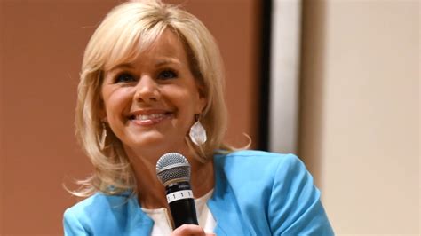 miss america chairwoman gretchen carlson steps down abc7 chicago