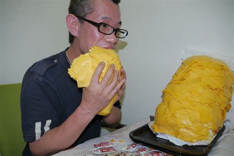guy orders a burger with extra 100 slices of cheese why would you seriously eat that r