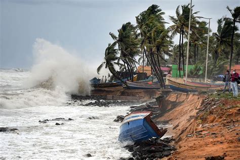 Cyclone Tauktae Strong Winds At 114 Kmph Strike Mumbai Storm Likely
