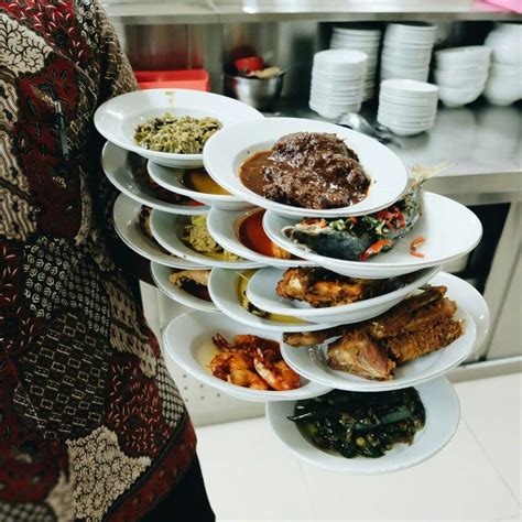 Gambar tentang Restoran sederhana rumah makan padang Makanan, Sederhana