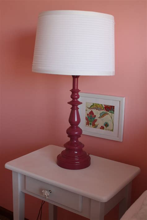 Bedroom table lamps are perfect for side tables in the bedroom but it would be better if you get those lamps that have creative designs so they can double there are lamps with dolls, castles, shoes and many other themes. So Stinkin' Cute: Glamour Girl Bedroom-Lamps and such....
