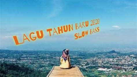Lagu ini telah dinyanyikan oleh banyak musisi, salah satu yang paling populer adalah versi timi zhuo. LAGU TAHUN BARU 2020 - SLOW BASS - YouTube