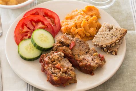 If cooked in a shallow pan, it won't take as long for the center to get done. How Long To Cook A 2 Pound Meatloaf At 325 Degrees ...