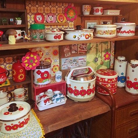 カテゴリー アクション アドベンチャー sf・ファンタジー ecchi ハーレム ラブコメ コメディ くらし・生活 ホラー スポーツ 歴史・時代劇. 棚/レトロ/昭和レトロ/ごちゃごちゃ/レトロ花柄...などの ...