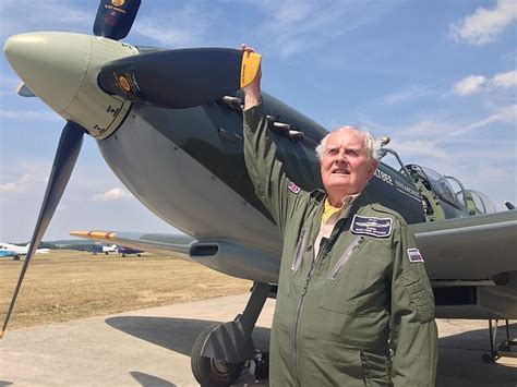 Pilot 97 Who Flew 50 Raids In Wwii Fulfils Dream Of Flying Spitfire