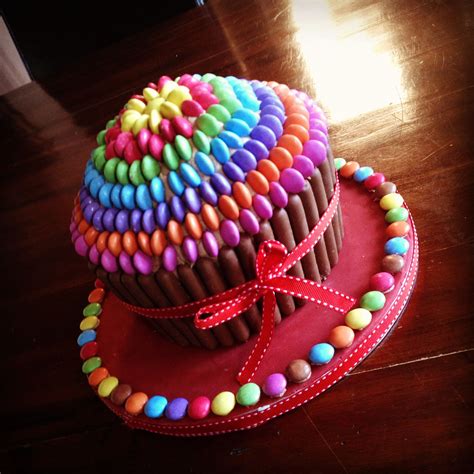 Die bunten schnüre mit zuckerguss befestigen, oder wie ein seil aufrollen. Pin von Alison auf Backen | Kuchen kindergeburtstag ...