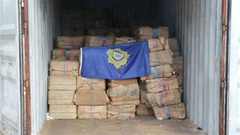 Eski bir özel haraket ajanının oğlu kaçırılır. Heavily-armed police in Cape Verde say they seized 10 tons of cocaine from a ship Video - Xania News