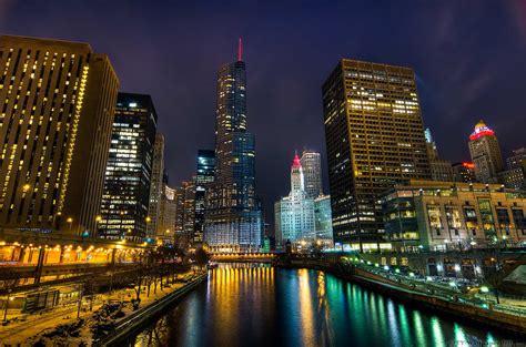 Nocturno De La Calle Chicago Imágenes Panorámicas De Las Ciudades Chicago Illinois Ee Uu