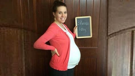Weeks Counting Jill Duggar Shows Off Baby Bump In New Photos