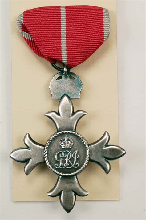 british militaria 1991 now mbe knighthood medal order of the british empire chivalry military