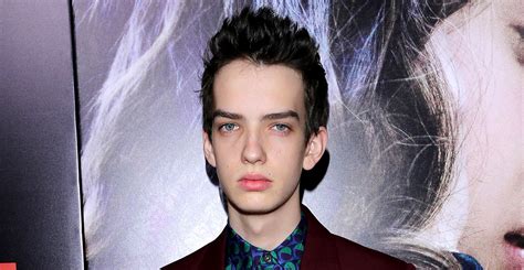 Kodi Smit Mcphee Goes Blue As X Mens Nighcrawler First Photo Kodi