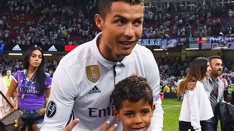 Soll Cristiano Ronaldos Sohn Auch Profi Fußballer Werden