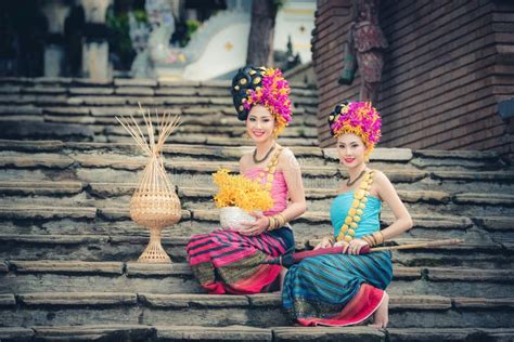 Chiang Mai Thailand May 122018 Young Asian Woman Wearing Lanna Traditional Style Costume At