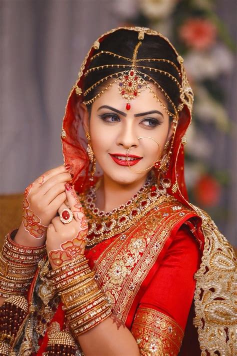 Indian Bride Poses Indian Wedding Poses Indian Bridal