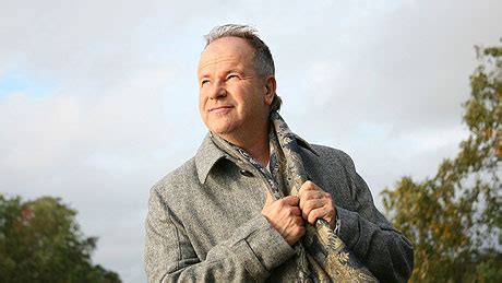 Petri laaksonen — valon hymni 04:52. Petri Laaksonen | Satumaa | Artistit | yle.fi