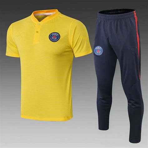 La equipación ya se puede comprar en las tiendas oficiales. Camiseta polo PSG Amarillo 2019-2020