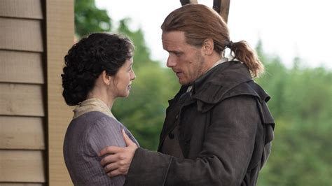‘outlander Reveals New Romantic Jamie And Claire Season 5 Deleted Scene