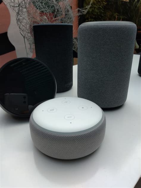 Cuál es la diferencia entre el Amazon Echo, Echo Plus, Echo Dot y Echo Spot