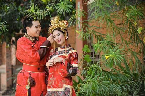 CHINA: Couple wearing traditional dress style #china | Traditional dresses, Chinese traditional ...