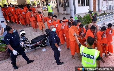 2020 malaysia movement control order. Suhakam fears Covid-19 threat to those arrested under MCO ...
