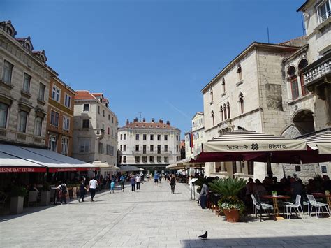 Webcam (with image archive) in split, croatia. Narodni Trg/Pjaca - Split