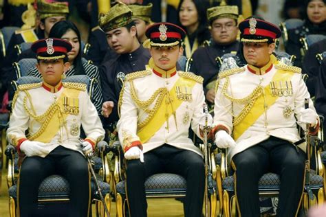 Acesta avea 99 de ani și a fost internat în spital în ultimele luni. Fiul sultanului din Brunei, Printul Azim, a murit la 38 de ...