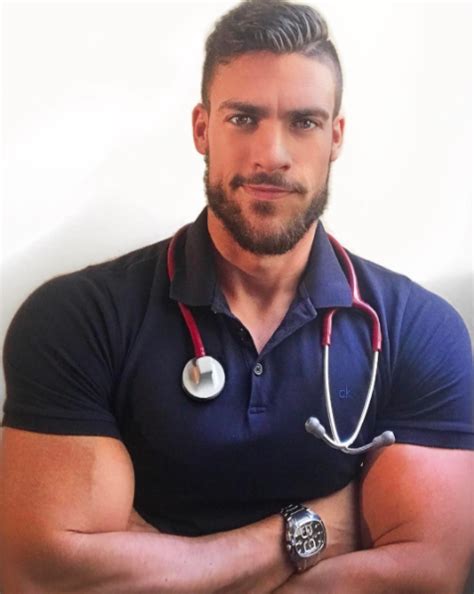Conoce al enfermero más guapo de Instagram EstiloDF