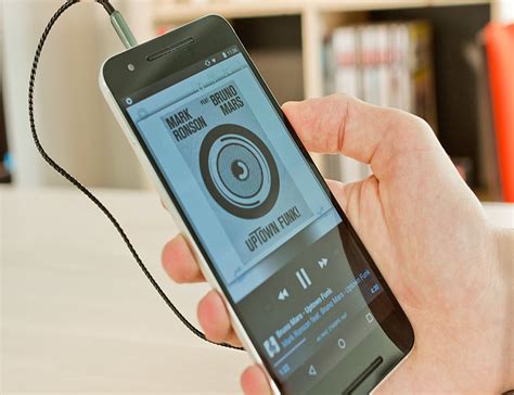 Namun, ada juga cara mudah yang bisa dicoba untuk memperbaiki speaker laptop pecah yaitu. Cara Memperbaiki Speaker Hp Yang Kemasukan Air - Bagi Hal Baik