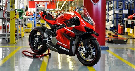 Ducati Starts Production Of The Superleggera V4 New Cars And New