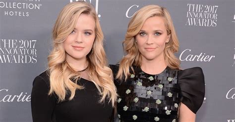 Reese Witherspoons Daughter Looks Beautiful At Debutante Ball