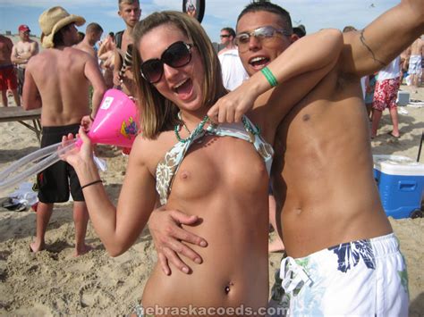 College Girls Get Drunk And Flash Their Tits At Spring Break Porn