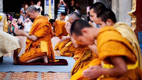 The Psychology Of Buddhist Prostrations The Humble Bow A Meaningful