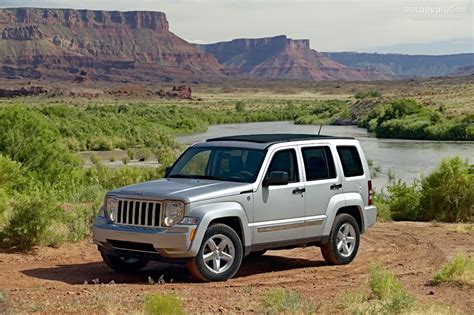 The mission for the jeep cherokee overland was to create a small, light adventure platform alternative. JEEP Cherokee/Liberty specs & photos - 2007, 2008, 2009 ...