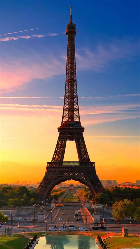 Torre Eiffel Foto Vertical Colorida Foto De La Torre Eiffel Tomada