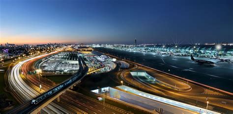 Dubai Airport Info Guide To Shopping Dining Hotels And Transportation