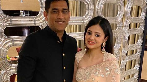 How Did Ms Dhoni Propose Sakshi Dhoni Full Love Story Revealed Iwmbuzz