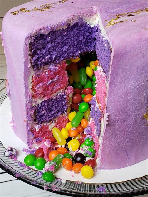 Candy Filled Marble Fondant Cake - Vittles & Vinos