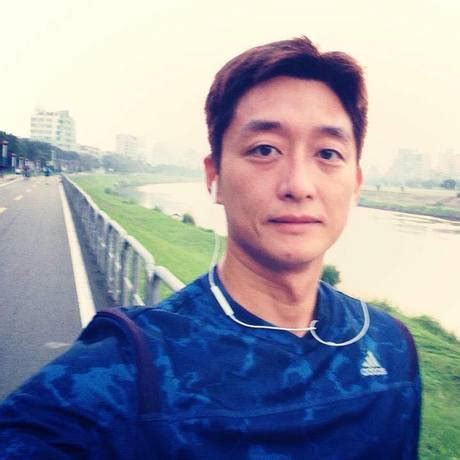 Would you like to change the currency to euros (€)? 統促黨當街施暴影片曝光!藝人柯宇綸遭圍毆巴頭 - 新唐人亞太電視台
