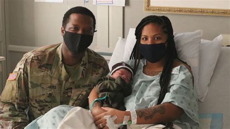 Maryland Soldier Surprises Wife Just In Time For His Sons Birth Abc News