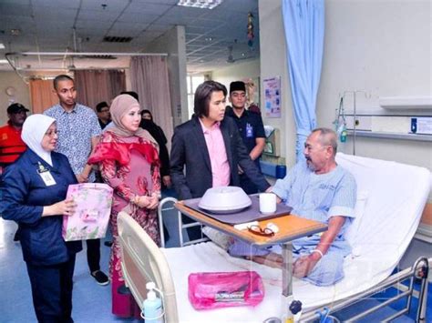 Hospital serdang visiting hours / waktu melawat:* monday to thursday: 91 pesakit di wad Hospital Pekan terima sumbangan Aidiladha