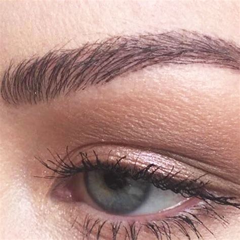 This Womans Filled In Eyebrows Look So Good The Internet Is Convinced