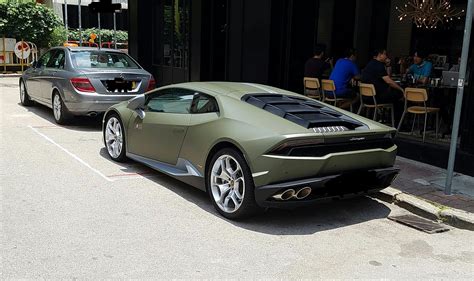 Lamborghini Huracan In Matte Green Spotted In My Neighbourhood R