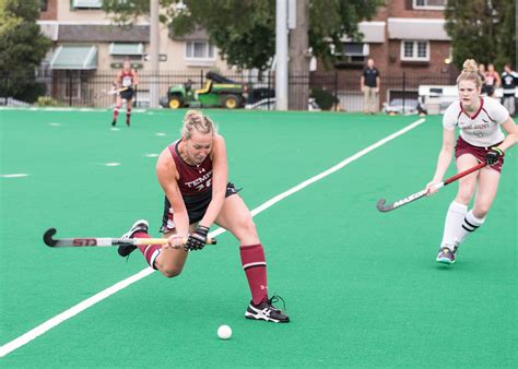 Field Hockey Cannot Hold Off No 1 Uconn In Second Half The Temple News