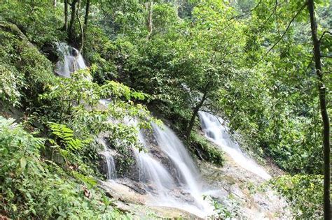 I arrive the park around 10am, and there were not many cars as to compared to when we left at 12:30pm. Kanching Rainforest Waterfall (Kuala Lumpur) - 2018 All ...