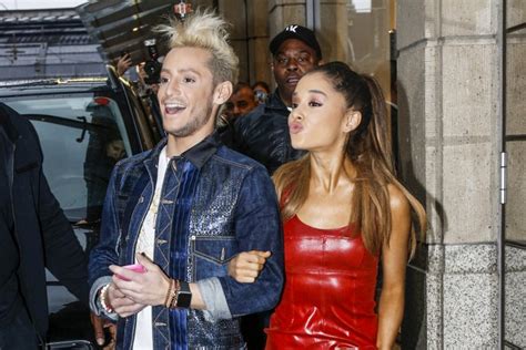 Ariana Grande S Brother Robbed In New York City By Teens With Fake Gun Police Say