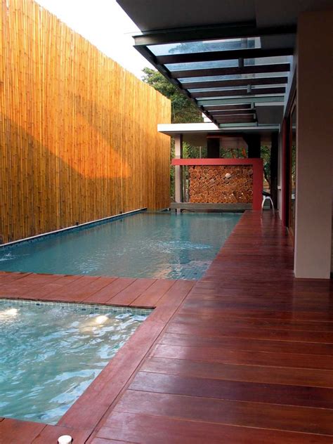 Contoh desain rumah bambu selanjutnya menawarkan dua badan rumah pusat yang menempel satu sama lain. 15 Prinsip Desain Rumah Minimalis dengan Sentuhan Gaya ...