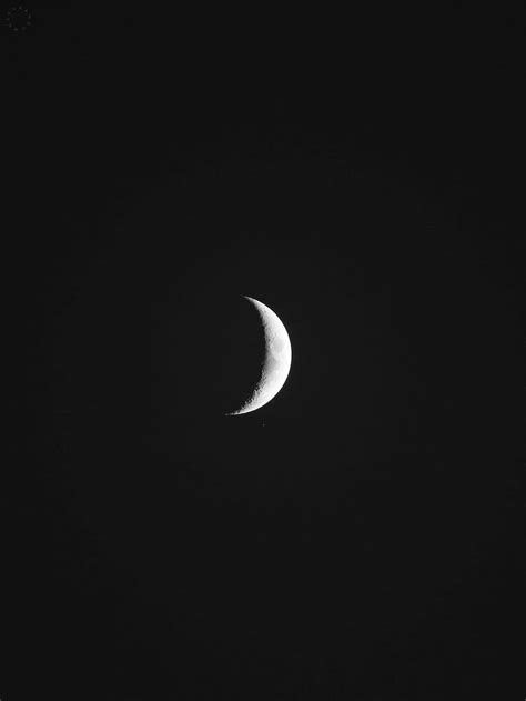 Hd Wallpaper Photo Of Crescent Moon Closeup Photo Of Moon Night Sky