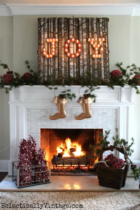 30 Great Ideas For Fireplace Christmas Decorations